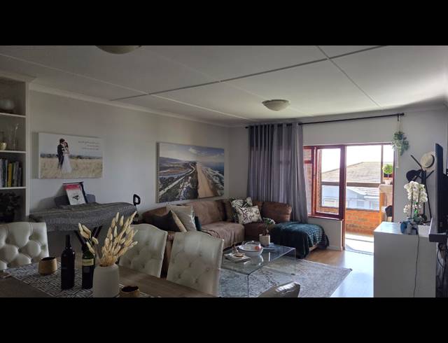 3 BEDROOM APARTMENT FOR SALE IN MOSSEL BAY CENTRAL